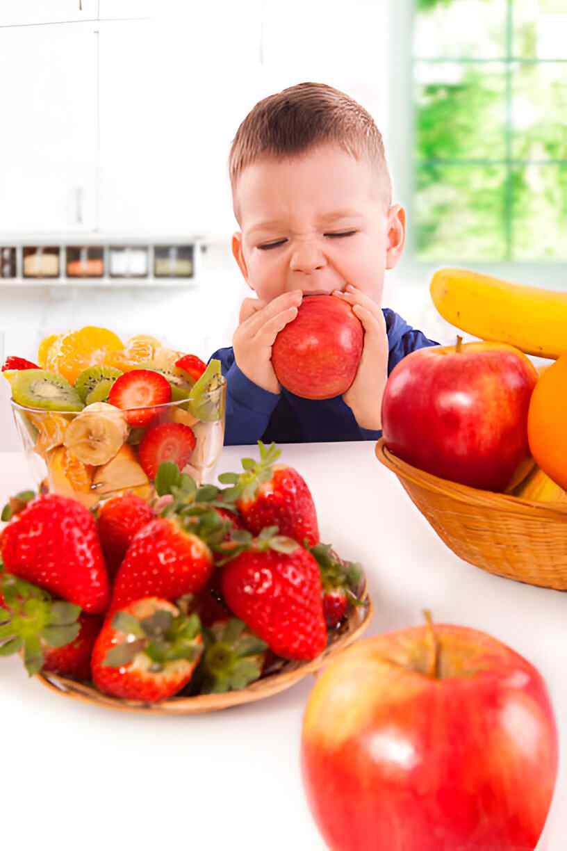 Why Does My Toddler Only Want to Eat Fruit? 